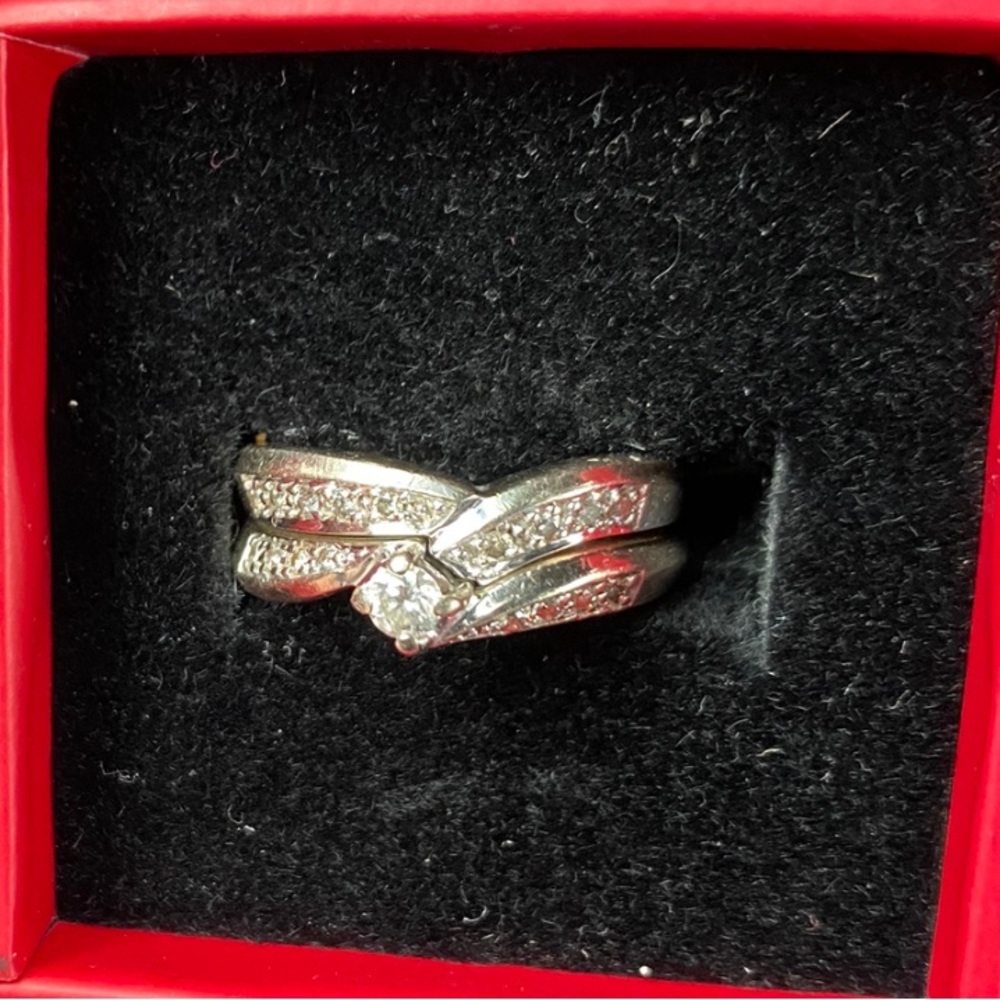 Beautiful engagement and wedding band set 14k white gold